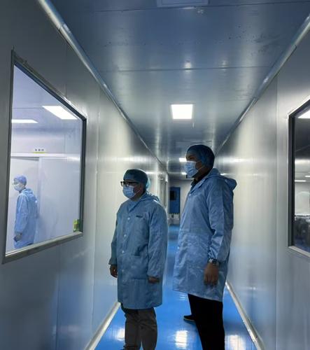 جرمنی میں میڈیکا نمائش میں مہمان کی طرف سے فیکٹری کا دورہ؛ یورپی میڈیکل مارکیٹ میں نئے مواقع کی تلاش